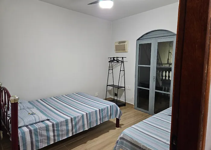 Casa Familiar E Espacosa Em Aparecida Sp, Com 3 Quartos