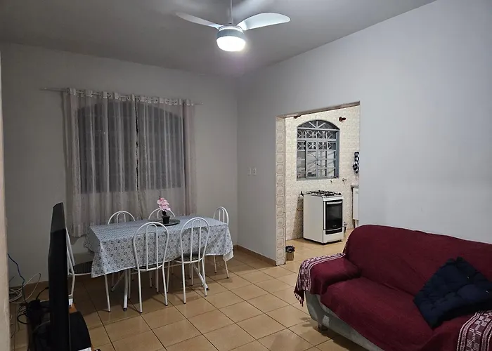 Casa Familiar E Espacosa Em Aparecida Sp, Com 3 Quartos