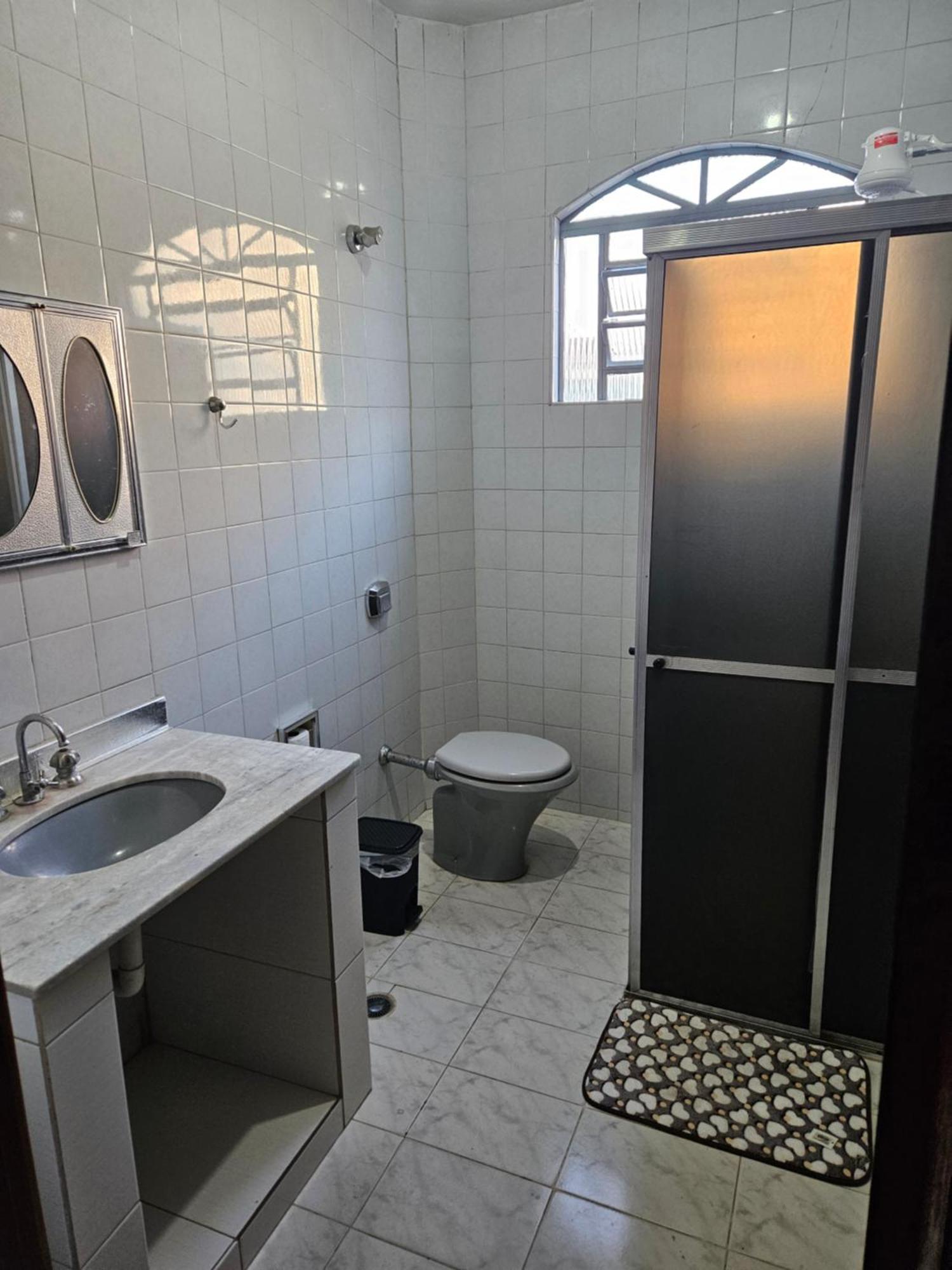 Casa Familiar E Espacosa Em Aparecida Sp, Com 3 Quartos * Aparecida (Sao Paulo)