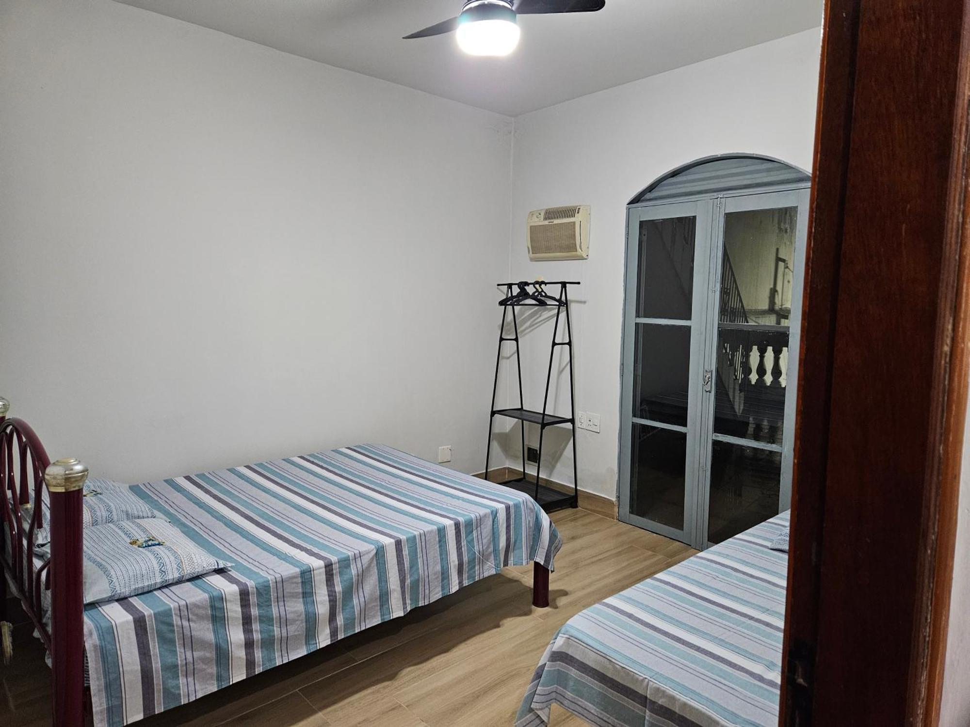 Casa Familiar E Espacosa Em Aparecida Sp, Com 3 Quartos Aparecida (Sao Paulo)