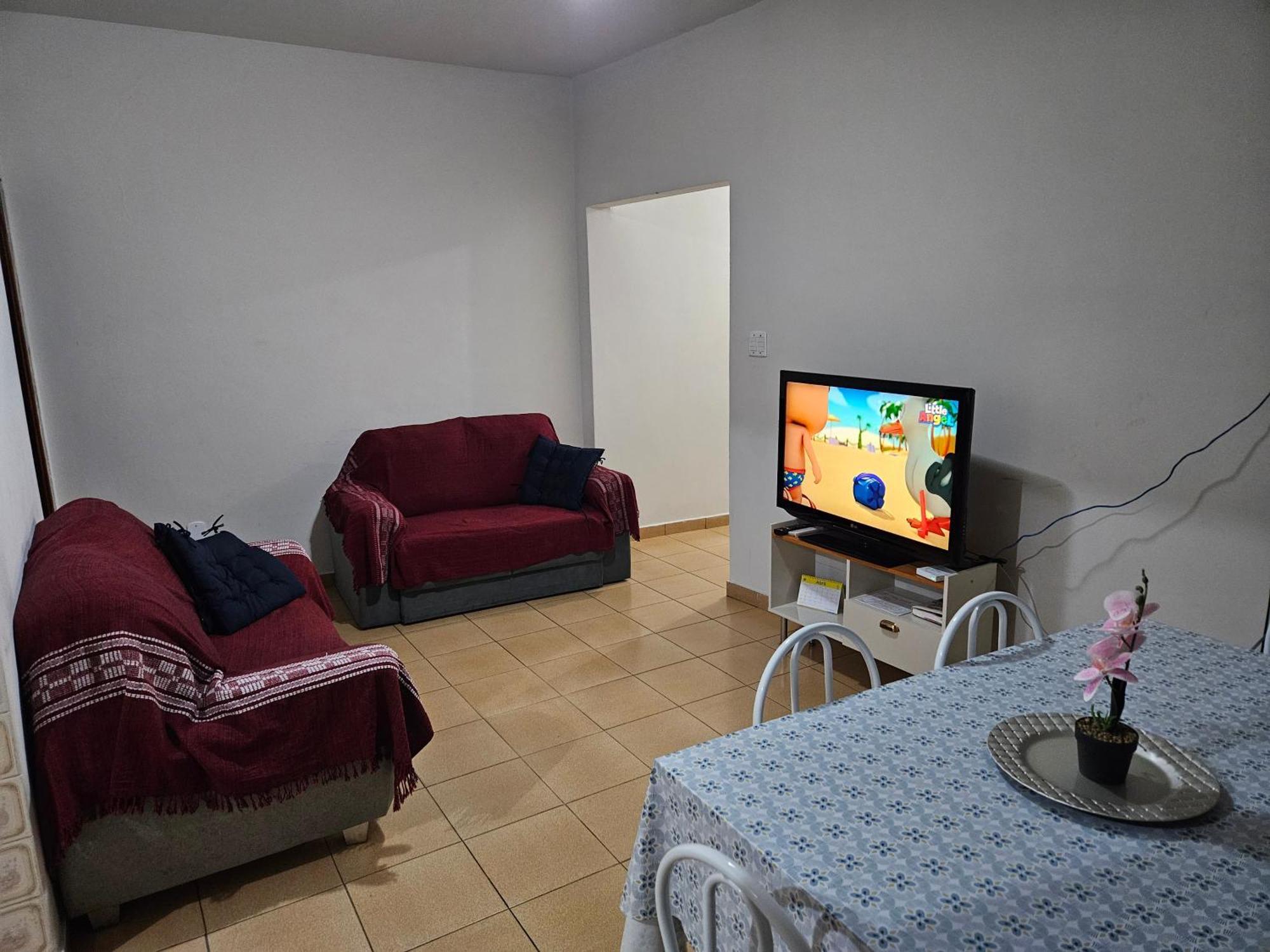 Casa Familiar E Espacosa Em Aparecida Sp, Com 3 Quartos Holiday home
